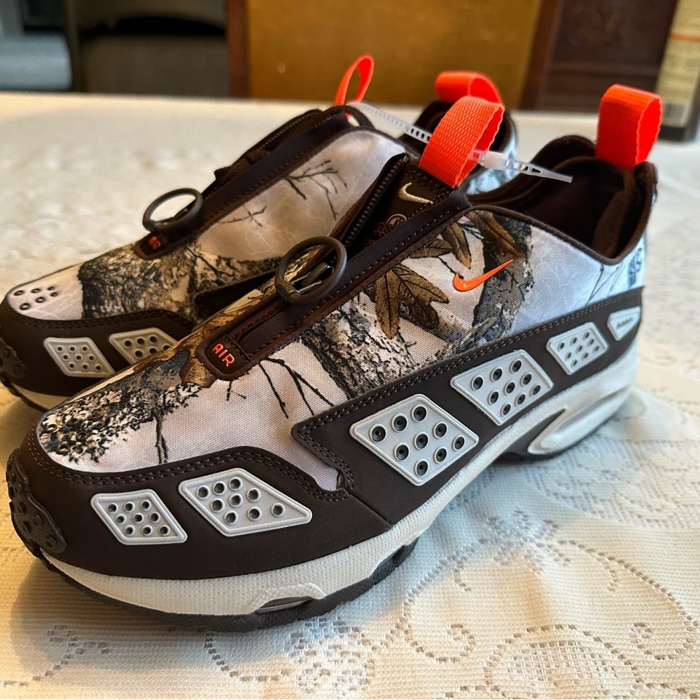 Nike Women's Camo Airmax RealTree laces & zipper NWOT no box size 8.5